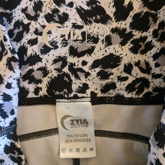 Zyia Active Snow Leopard Print Brilliant 7/8 Leggings Size 4 Black White 23" Run - Picture 3 of 10